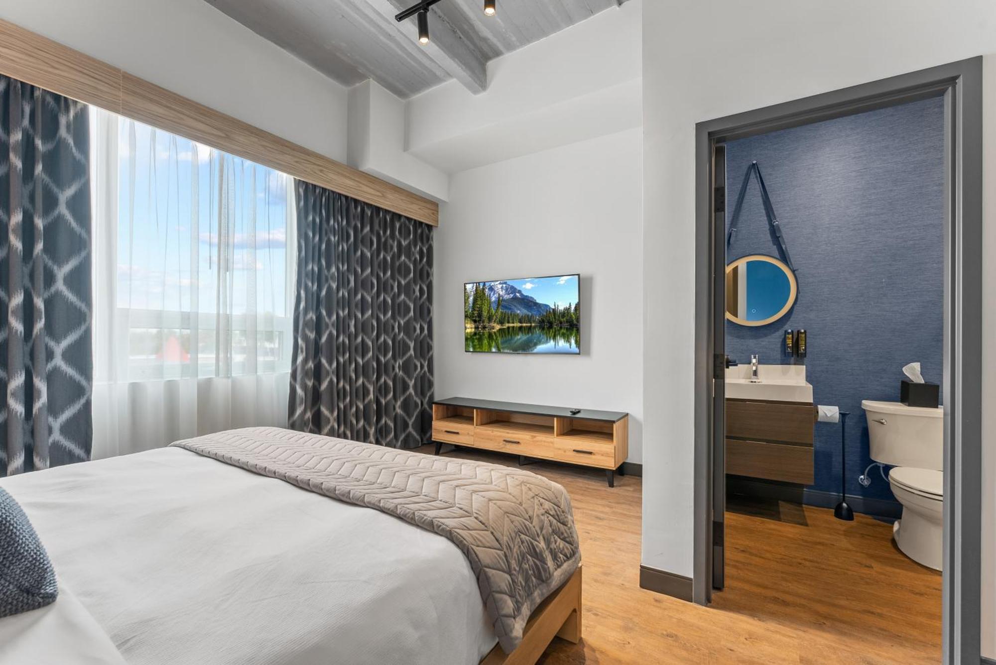 Cannery Lofts 4*