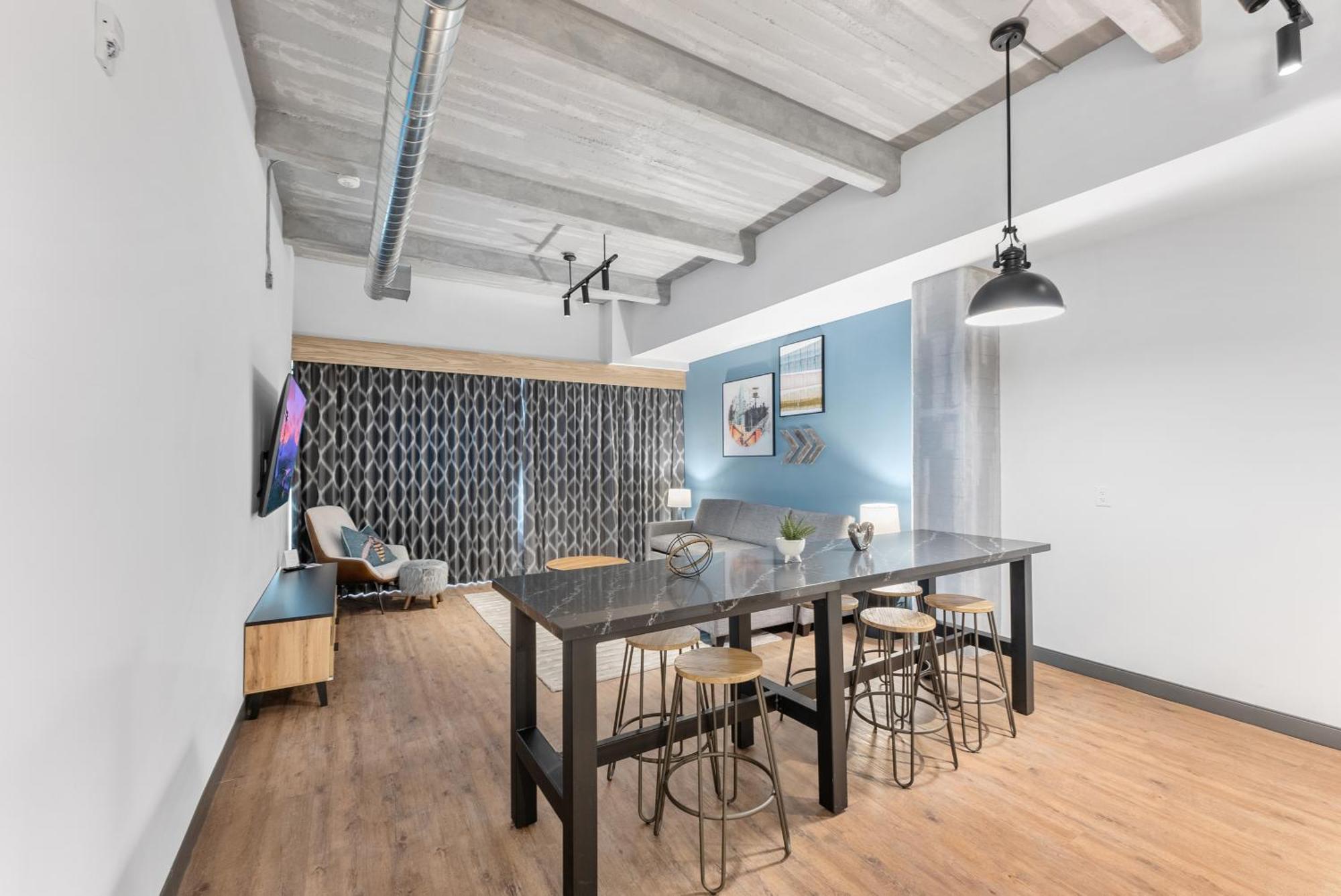 Cannery Lofts 4*